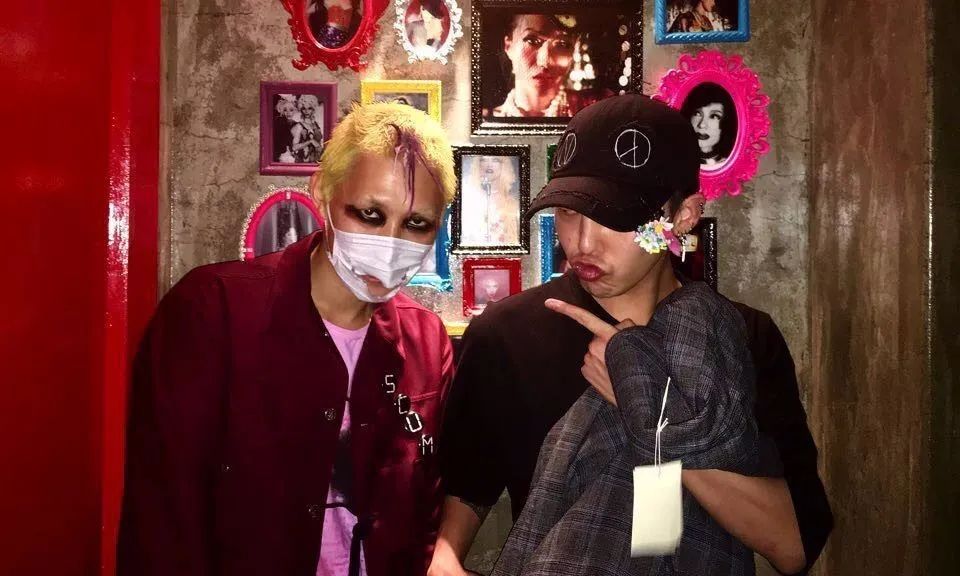 连吴赫都偏爱的「面具」，原来早就成为时装秀场的常客