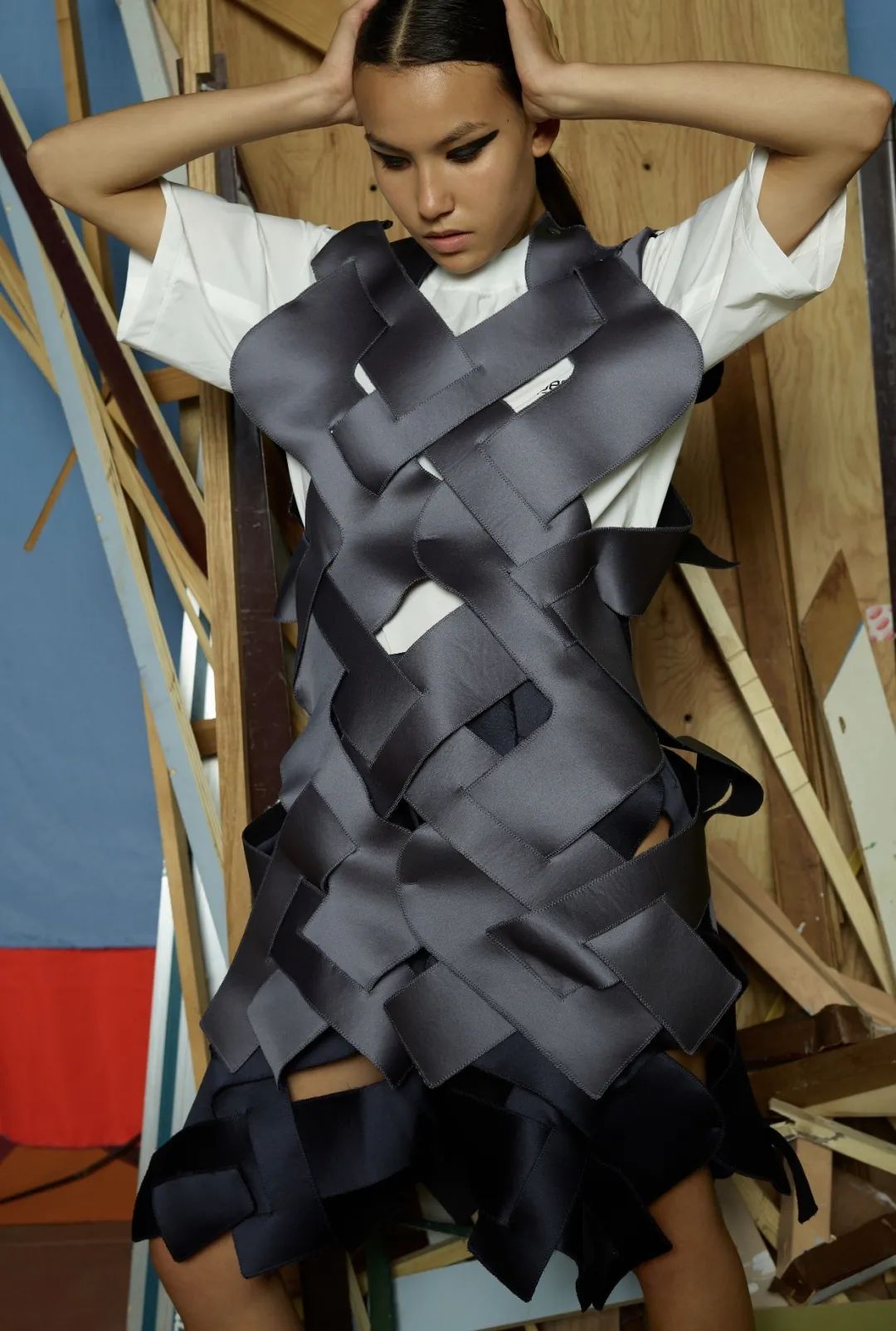 三天打鱼两天晒网｜八戒的珍珠汗衫又在时尚圈翻红了