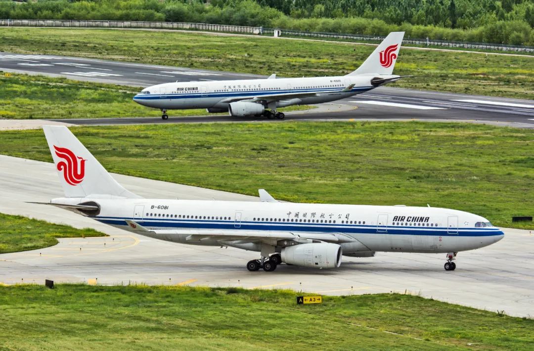 乘坐飞机时需注意的几个小贴士,目前坐飞机的流程和注意事项