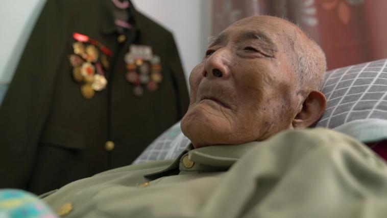 英雄致敬抗美援朝老兵向英雄致敬,致敬身边的抗美援朝老英雄