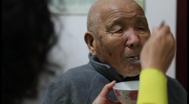 英雄致敬抗美援朝老兵向英雄致敬,致敬身边的抗美援朝老英雄