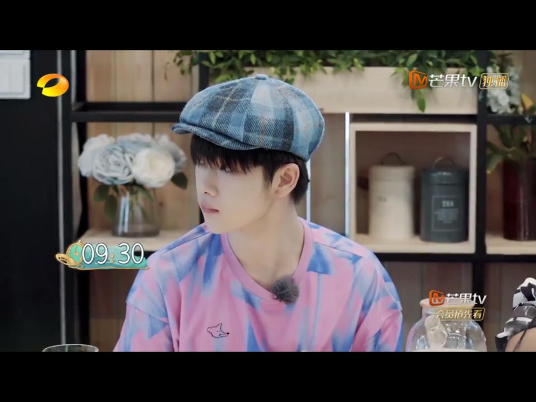 张雨绮乘风破浪初舞台采访,张雨绮唱走音