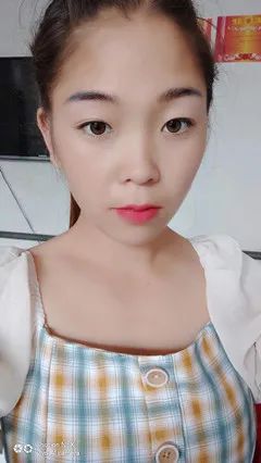 瀵讳翰鐢熺埗姣嶈儗鍚庢湁鑳庤,瀵讳翰鐢熺埗姣嶅ご椤舵湁绾㈣壊鍗拌