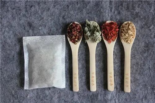 秋冬泡脚有多重要,秋冬季节最适合什么泡脚