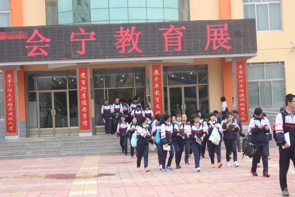 青年之家揭牌凝聚青春力量,凝聚青春力量服务乡村振兴