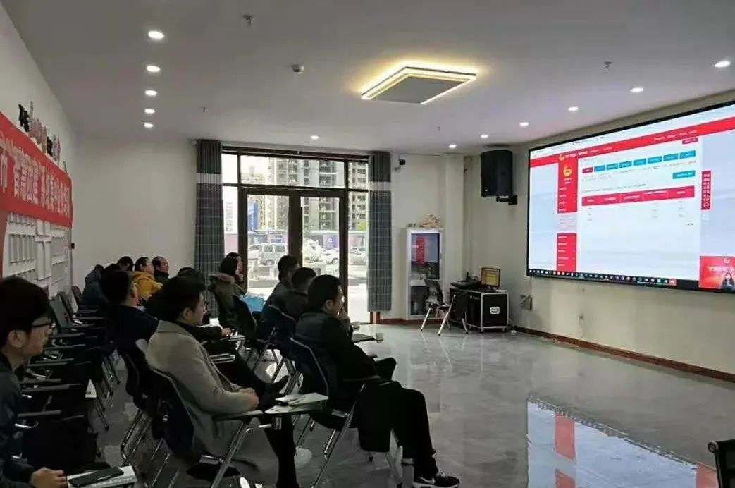 青年之家揭牌凝聚青春力量,凝聚青春力量服务乡村振兴