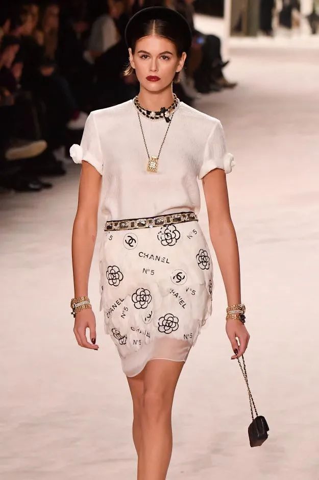 为了盒子而买的东西,买了一盒钻戒