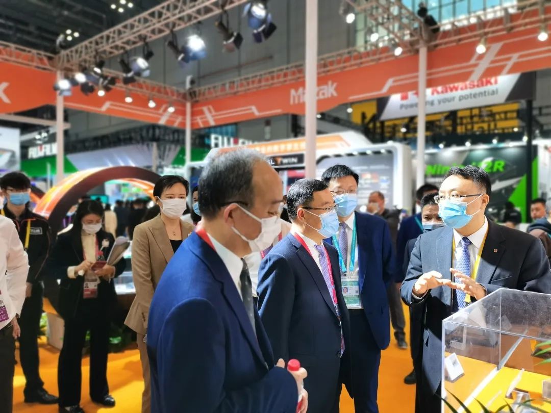 参展闵行企业有啥亮点？跟着区领导逛进博就知道了