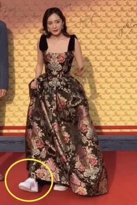 杨幂和杨颖的同款鞋,杨幂和baby同款鞋