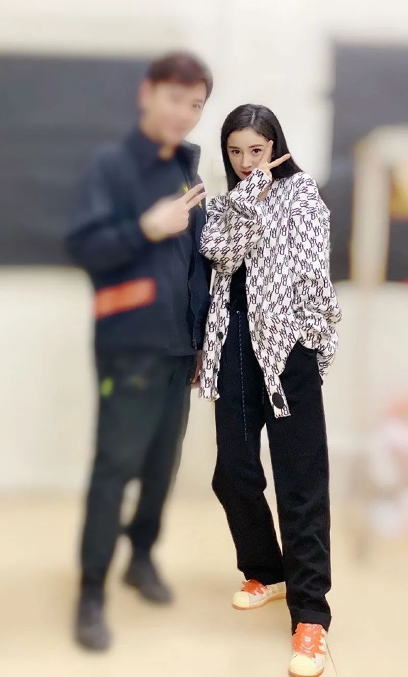 杨幂和杨颖的同款鞋,杨幂和baby同款鞋