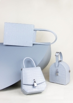 来自意大利品牌YESESTUDIO的最美腋下包，你还没入手吗？