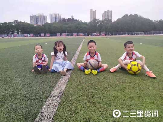 毕业18年再次回到高中母校,毕业18年后重聚校园