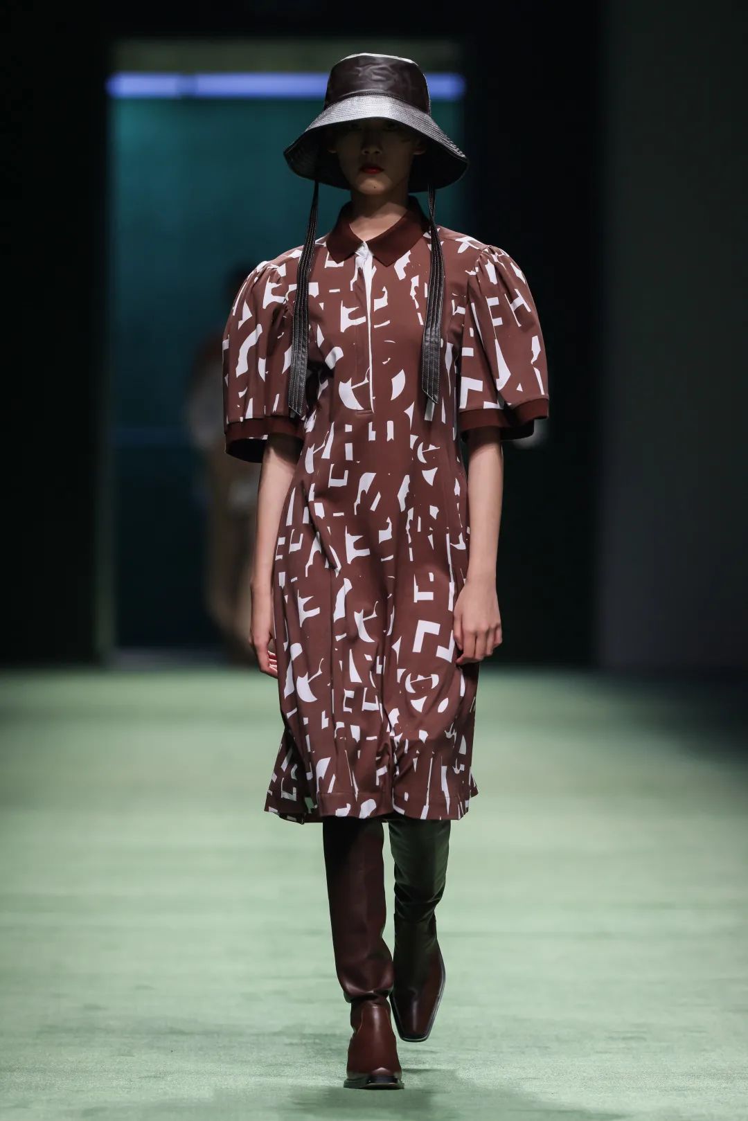 2024春夏时装周趋势,2021春夏中国国际时装周秀场精选