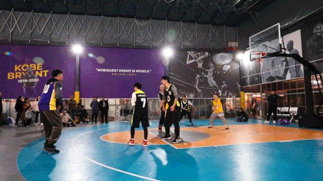 猴哥痞幼上车,猴哥痞幼走红毯