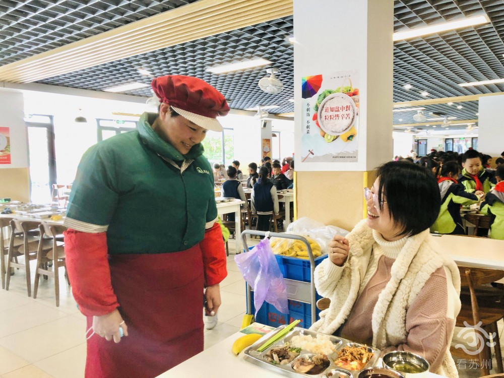 62张手写贺卡“私人订制”这位校园食堂阿姨太暖啦