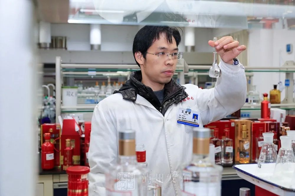 砥砺奋进的五年丨千亿近在咫尺！“变”与“不变”看泸酒