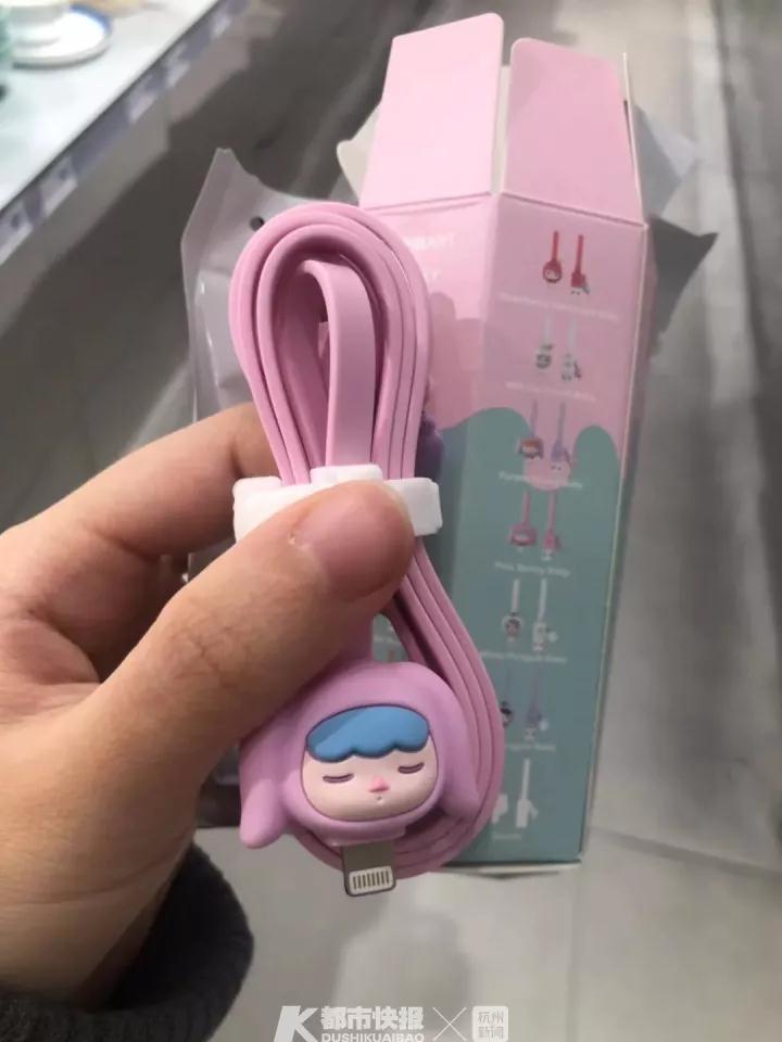 标价59元成本17元，半年卖出8个亿！年轻人买上瘾的这种娃娃，本周五要上市了