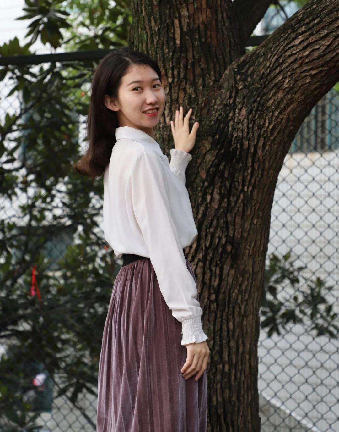 向优秀看齐向榜样靠拢,向优秀的前辈们看齐