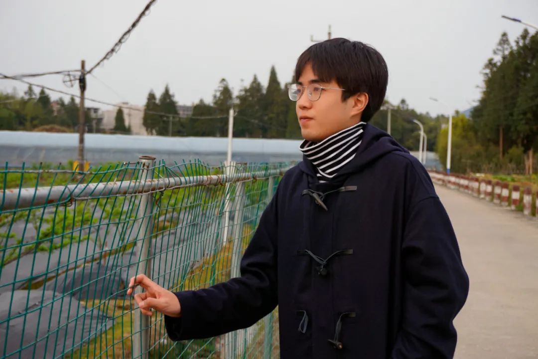 向优秀看齐向榜样靠拢,向优秀的前辈们看齐