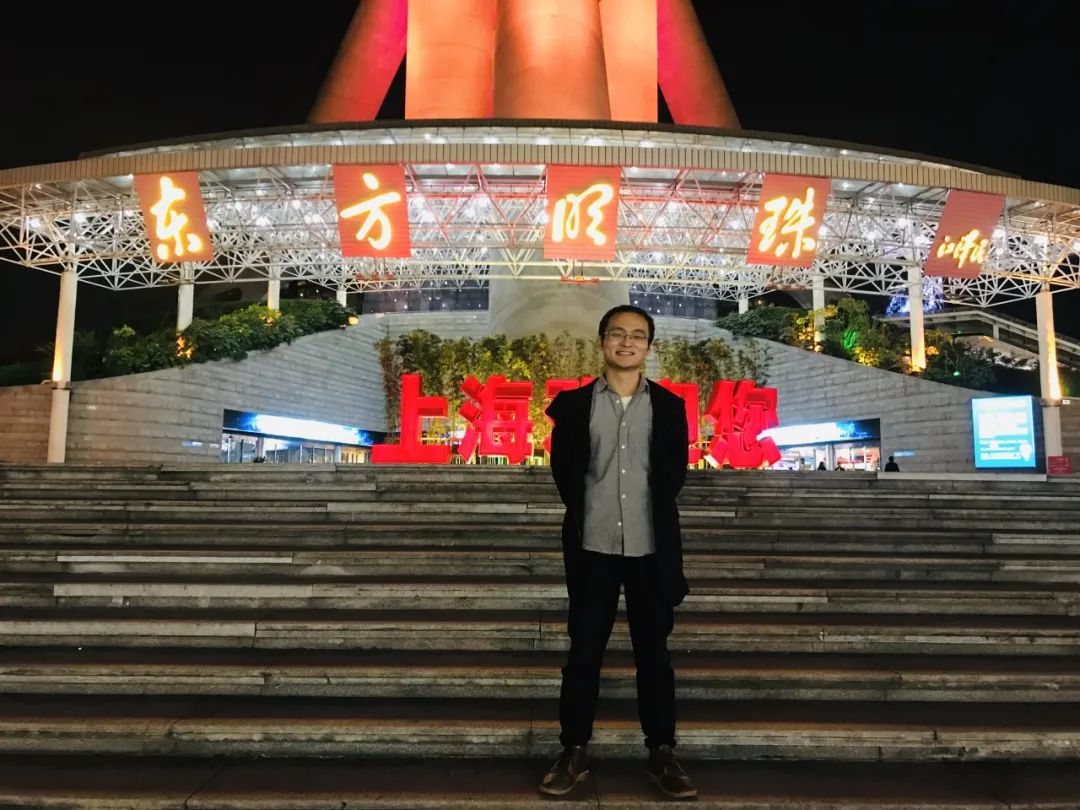 向优秀看齐向榜样靠拢,向优秀的前辈们看齐