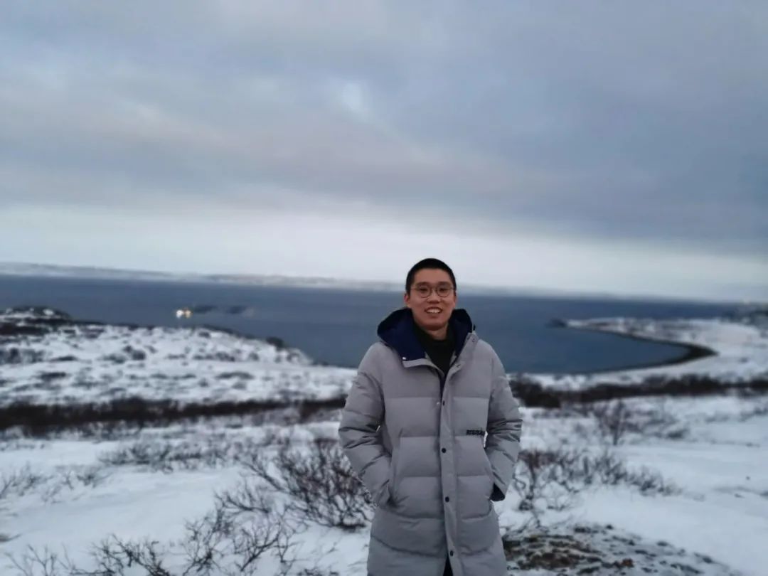 向优秀看齐向榜样靠拢,向优秀的前辈们看齐