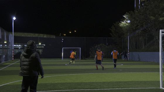 豪情绿茵运动会入场,足球邀请赛豪情开赛