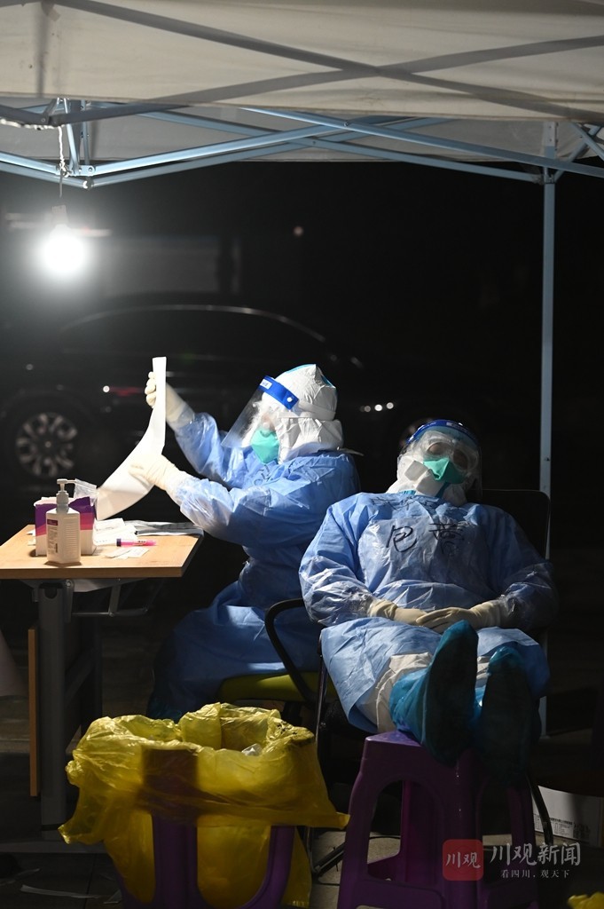 直击郫都最暖寒夜：这些身影让人泪目