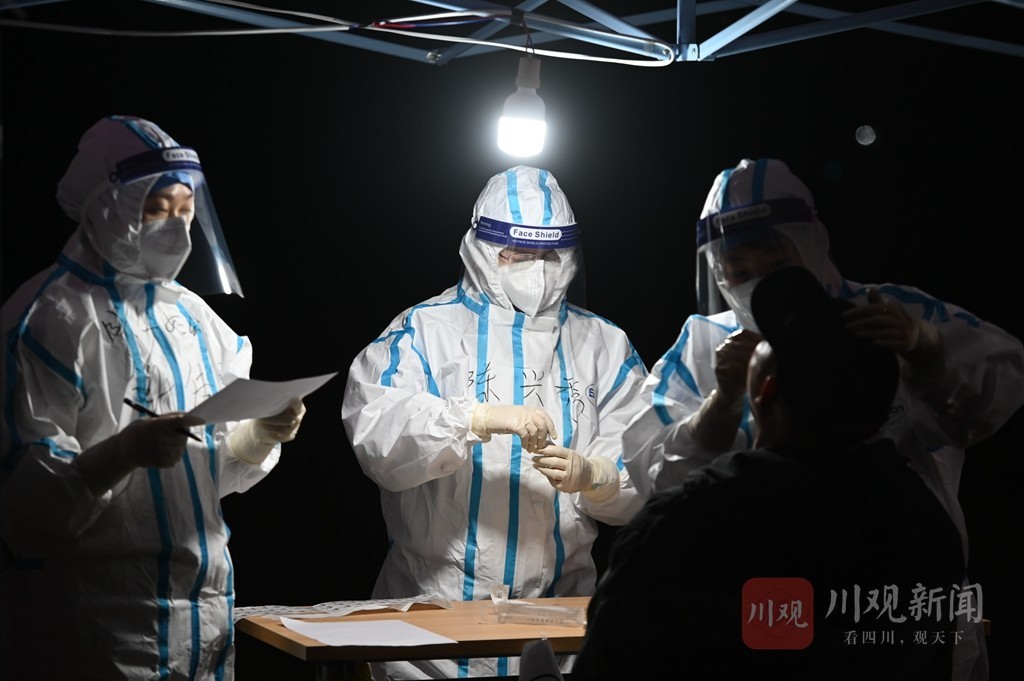 直击郫都最暖寒夜：这些身影让人泪目