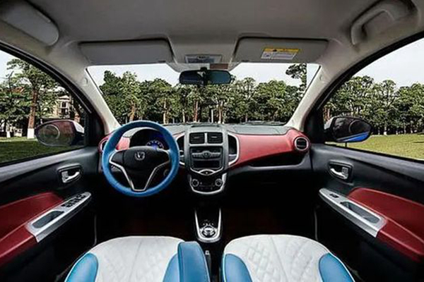 长安奔奔e-star国民版对比miniev,奔奔e-star和宏光miniev测评