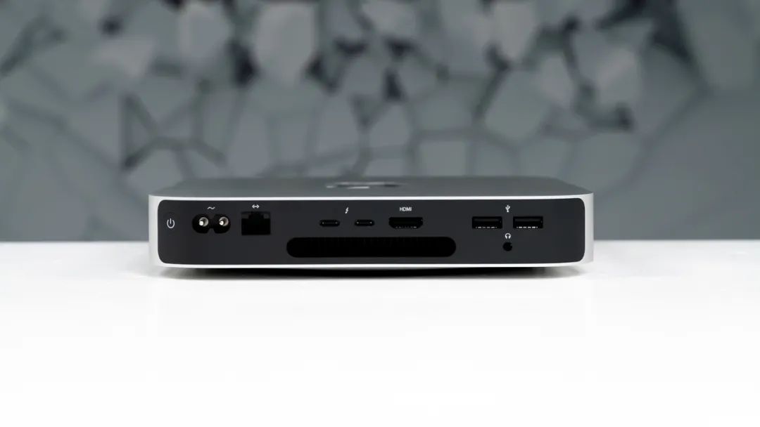 聊一款机身比较轻的游戏本,体积比较小的台式机