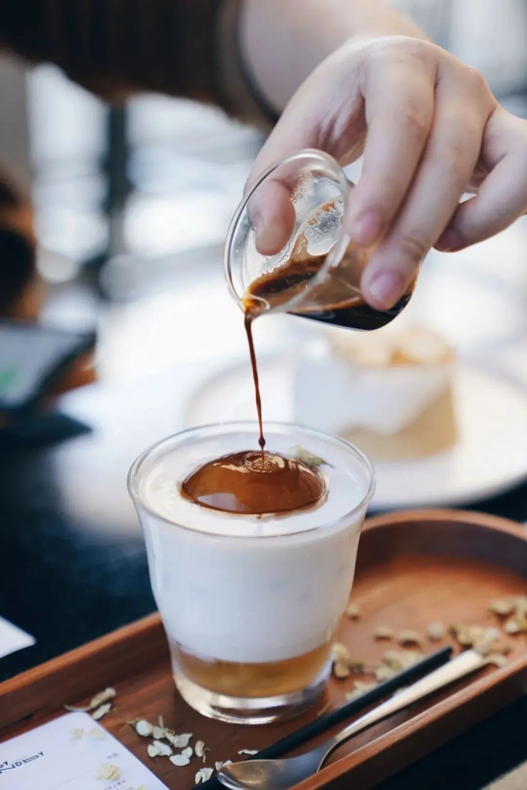 一杯coffee加“滨”，谢谢！