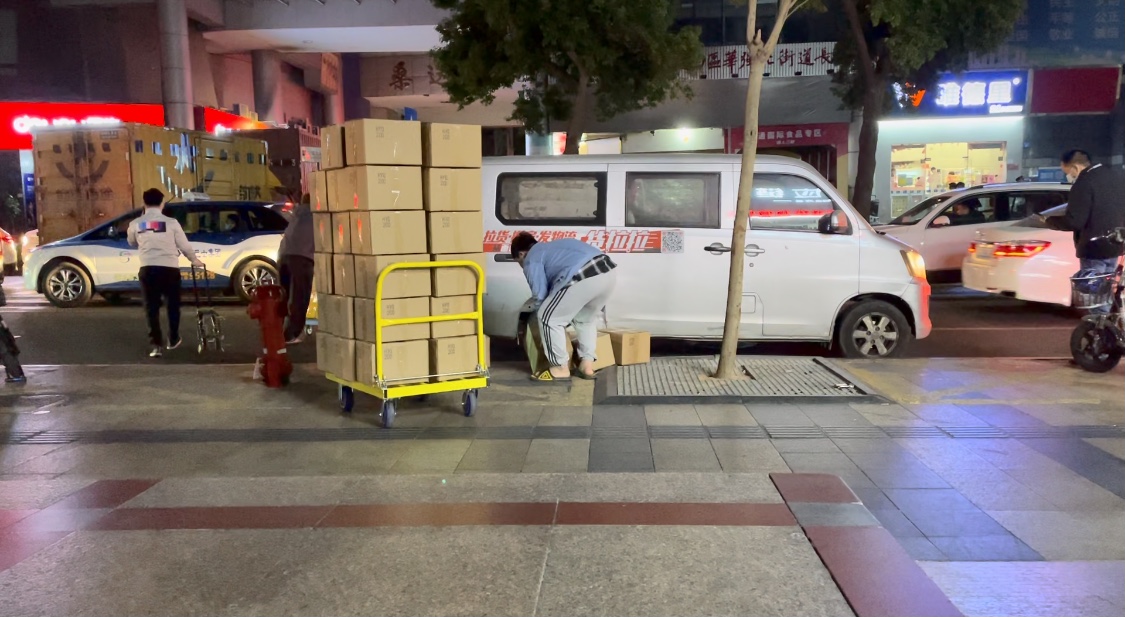 深圳华强北假冒化妆品微商,揭秘行业内幕华强北