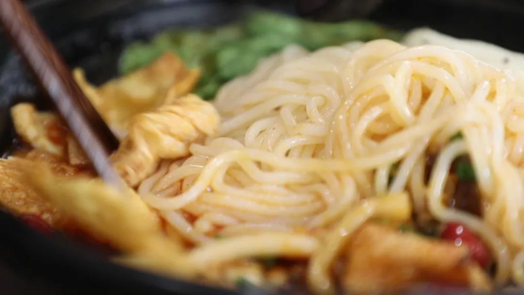 柳州螺蛳粉如何才能继续火下去,柳州螺蛳粉的逆袭之路