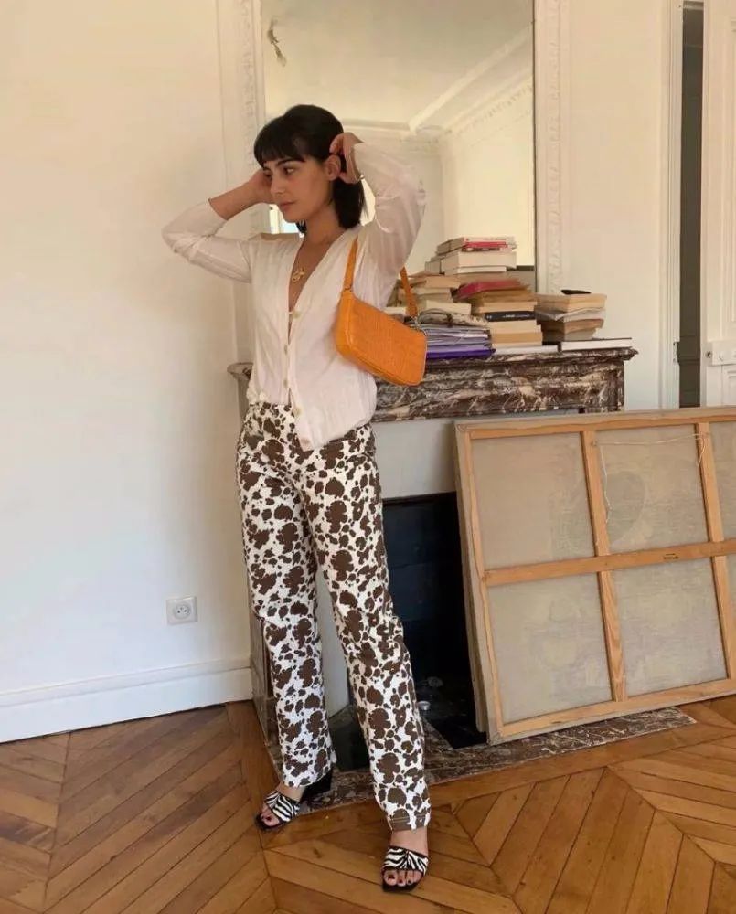 看泫雅的搭配,周冬雨泫雅撞衫