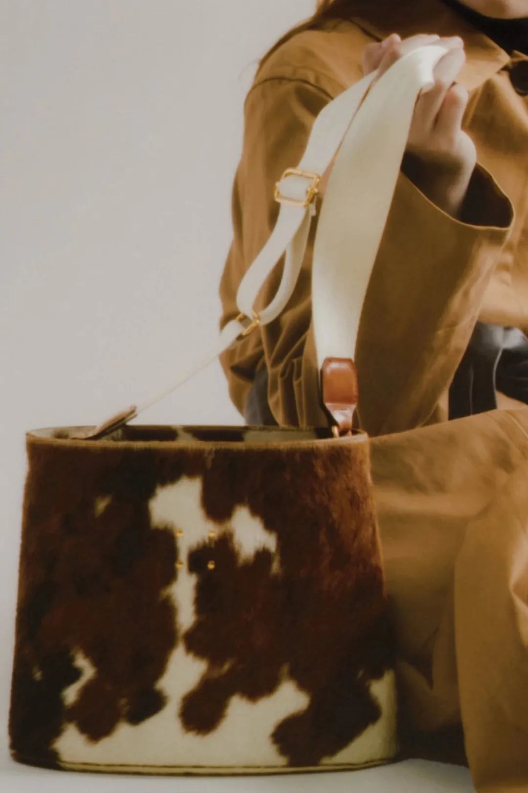 看泫雅的搭配,周冬雨泫雅撞衫