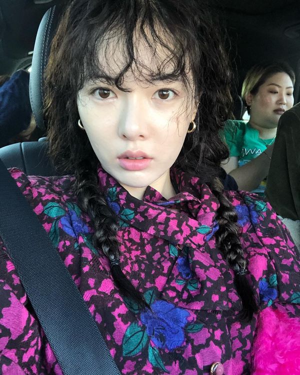 邓紫棋以前穿皮裤的造型,邓紫棋穿粉皮裤的照片