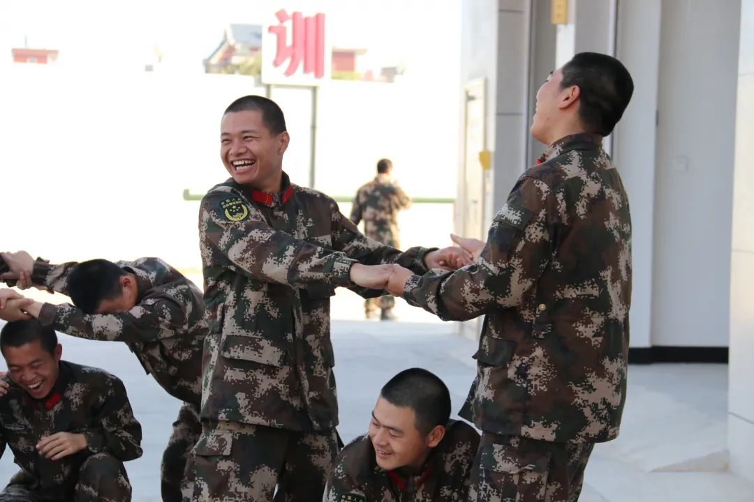 聚焦“第二适应期”丨快来看看*警武**官兵的团体“心理SPA”