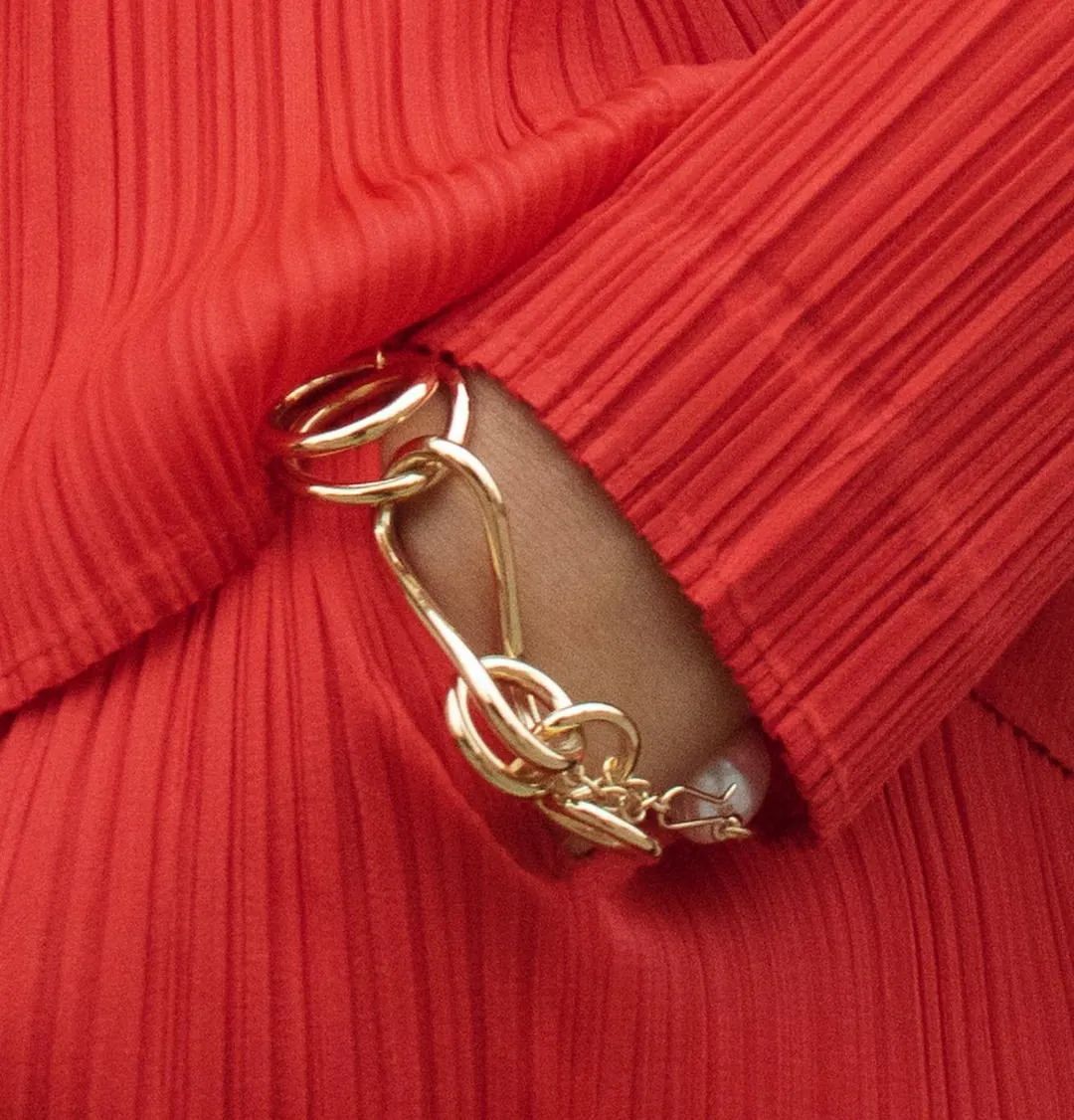 这该死的购物欲，又让我买了1.2.3.4.5.6件金色首饰