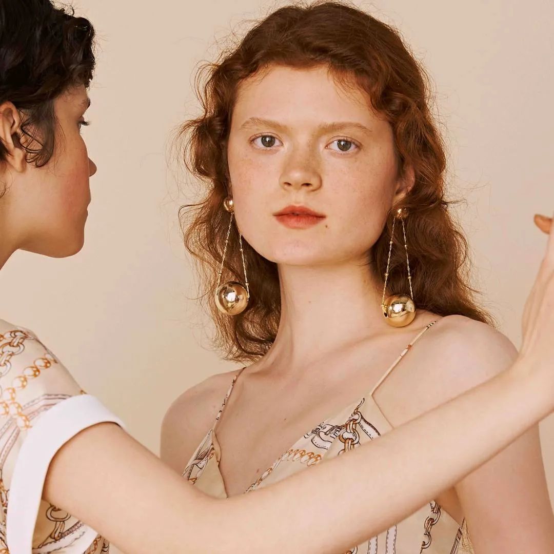 这该死的购物欲，又让我买了1.2.3.4.5.6件金色首饰