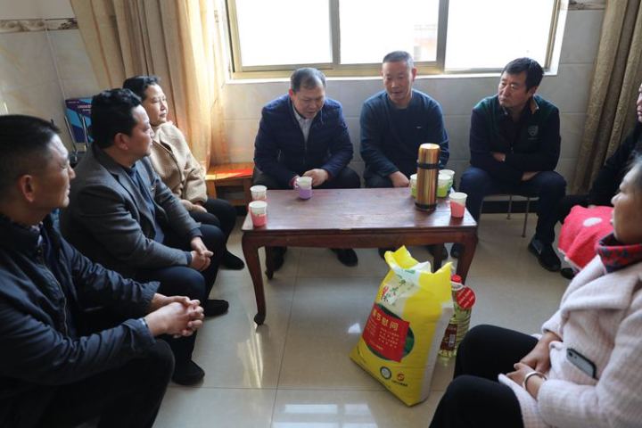 解天云带领第一慰问组开展春节走访慰问活动