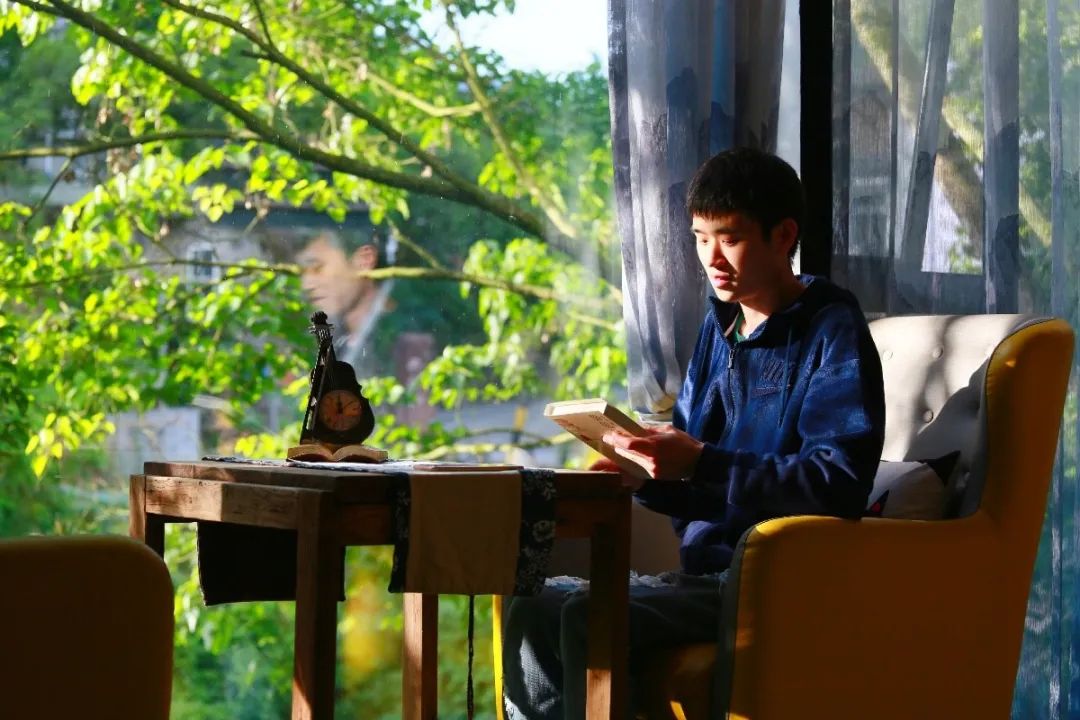 青城山开了家很网红的民宿,民宿探店成都