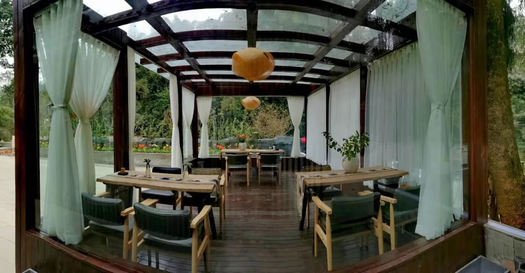 青城山开了家很网红的民宿,民宿探店成都