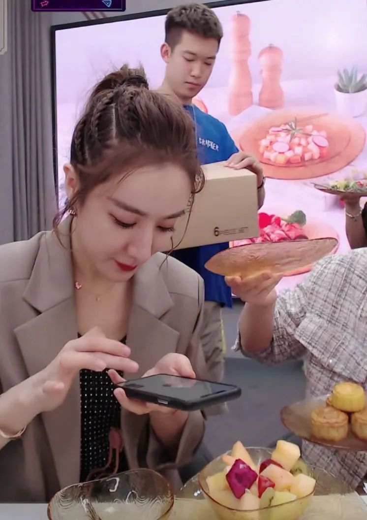 今天骨折价！快把这款黄磊、佟大为都在用的“锅中皇后”搬回家↘