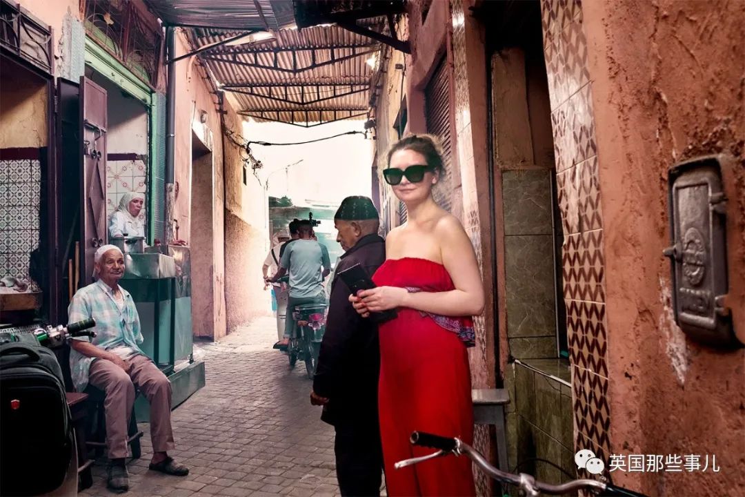 司机女儿冒充千金大小姐,卡车司机女儿假扮名媛