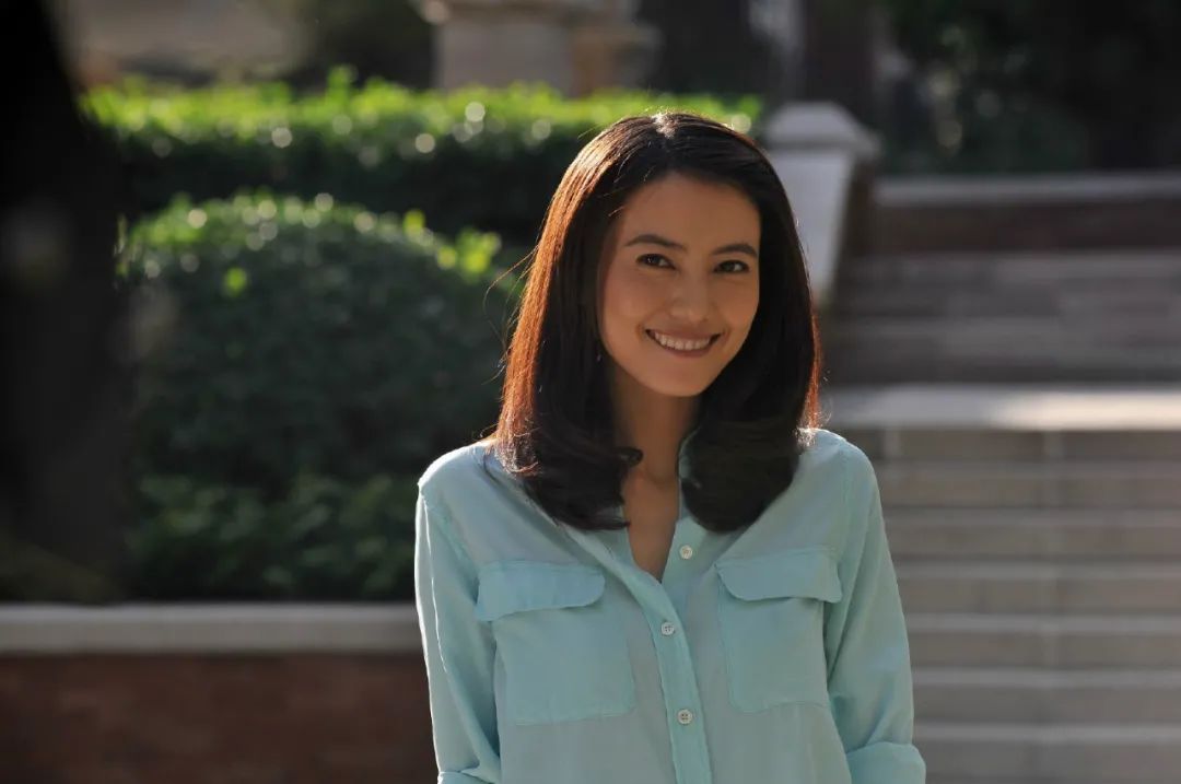 高圆圆的大气端庄堪称完美,高圆圆惊艳造型亮相上海