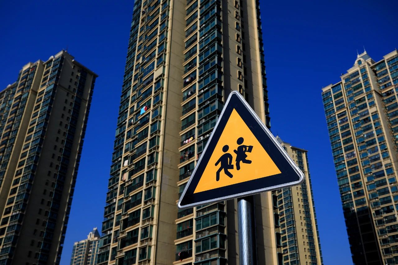 鍗婃湀璋堟暀鑲查潬璋卞悧,鍗婃湀璋堥潬璋卞悧