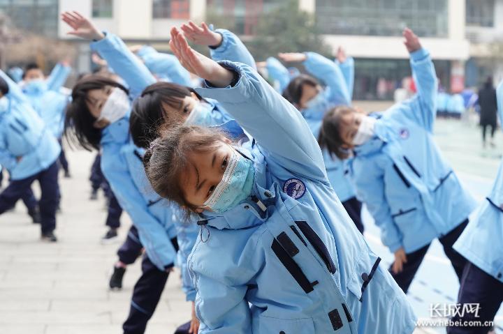 开学第一堂体育课跳舞,开学第一堂交通课