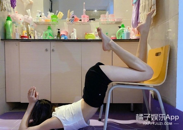 杨幂漫画腰事件慌忙道歉,杨幂挑战漫画腰道歉