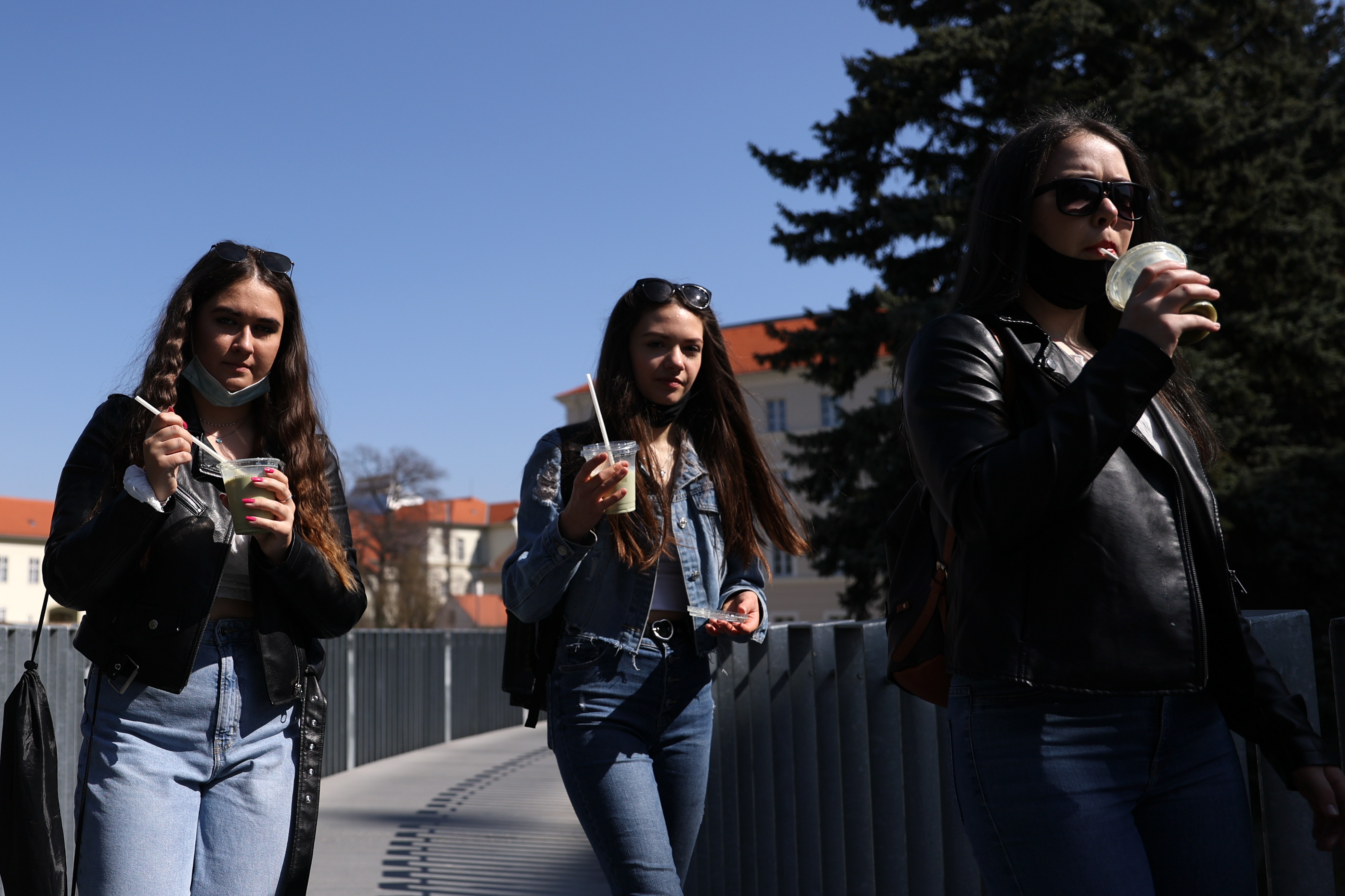 疫情下的伊朗街头,疫情下的呼和浩特街头