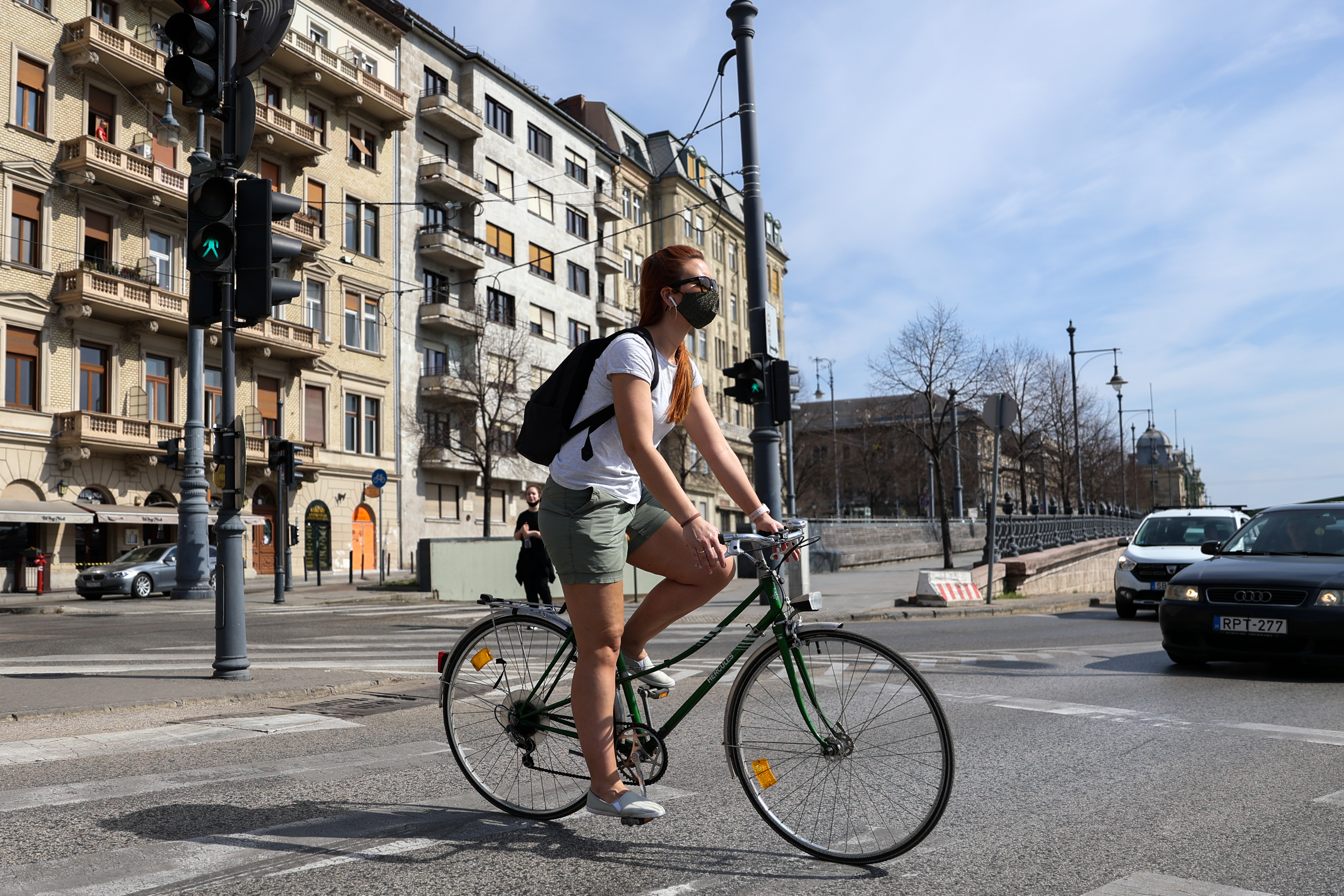 疫情下的伊朗街头,疫情下的呼和浩特街头